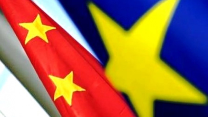 Ue e Cina si avvicinano, ma l’economia di Pechino rallenta  