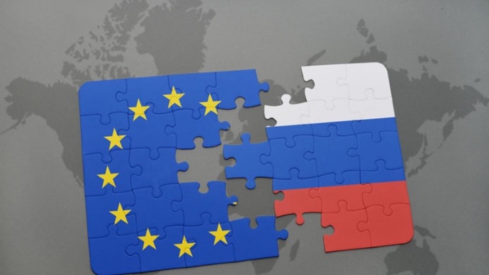 L'Ue prende le distanze dalla Russia: 